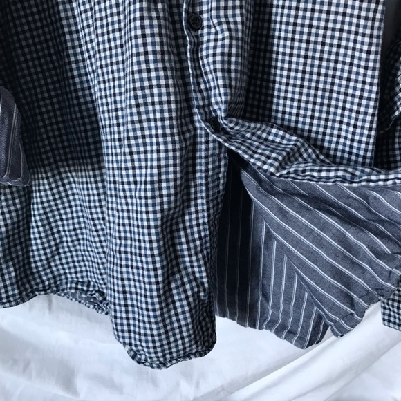 EUC Men’s button down. 3XL fits like a 2XL, therefore listed as such. - Picture 8 of 11